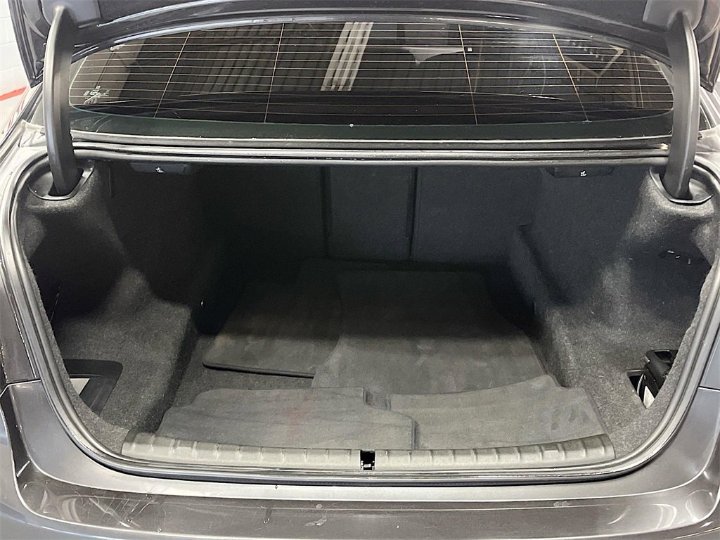 Used 2019 BMW M550i xDrive image 28