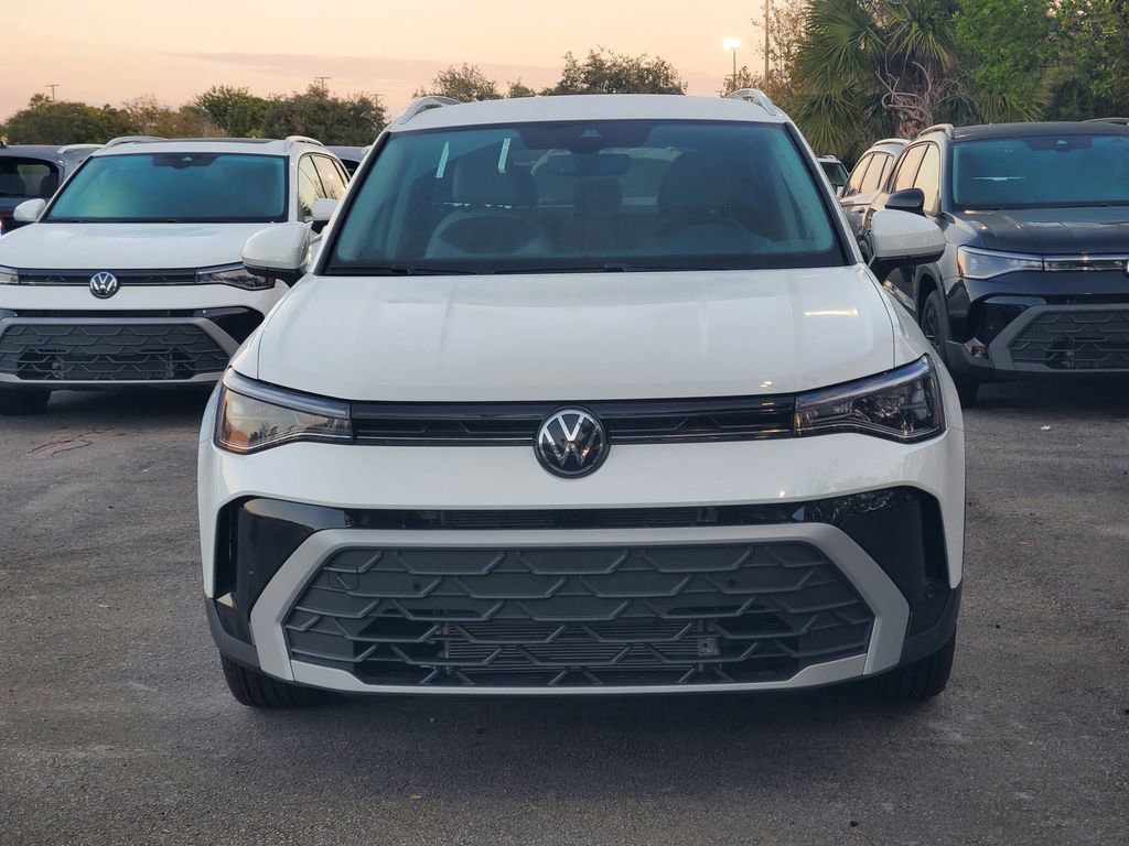 New 2026 Volkswagen Taos SE image 2