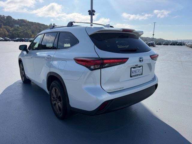 Certified 2022 Toyota Highlander Bronze Edition AWD/4WD image 6