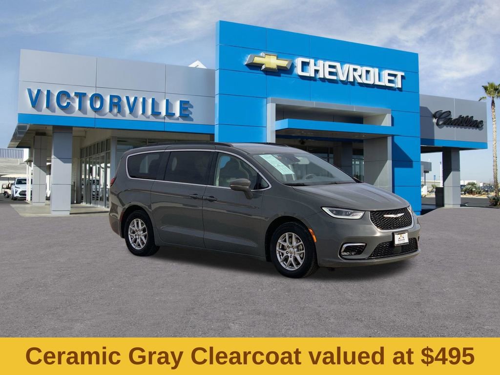 Used 2022 Chrysler Pacifica Touring-L image 3