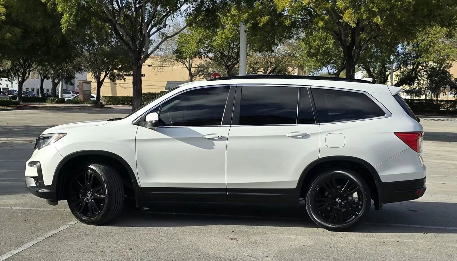 Used 2022 Honda Pilot Special Edition image 3