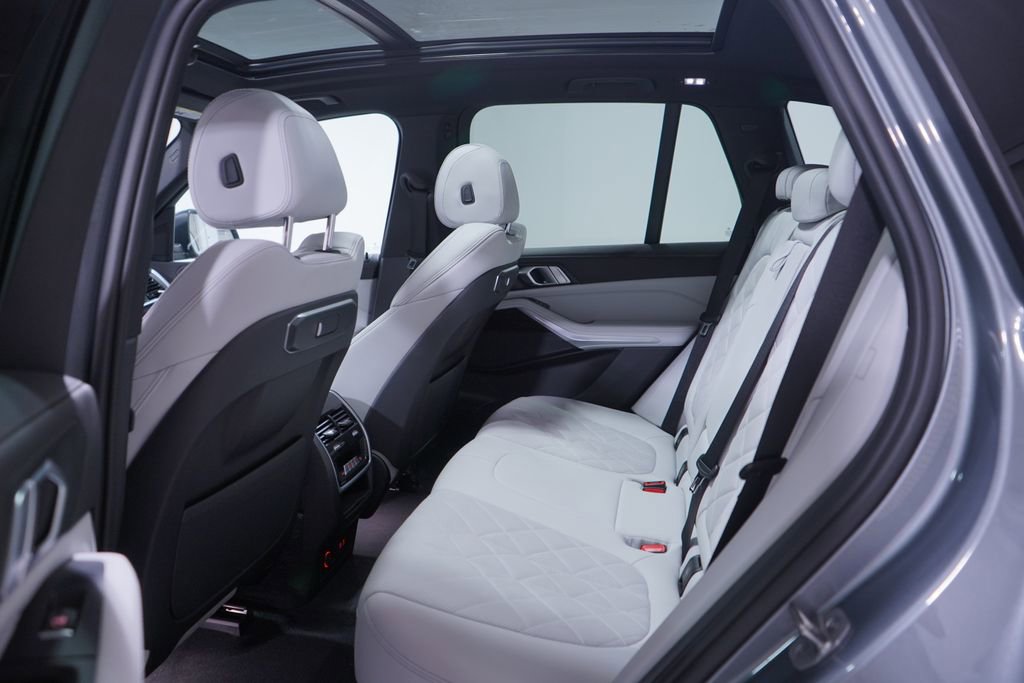 Used 2024 BMW X5 sDrive40i w/ Parking Assistance Package RWD image 9