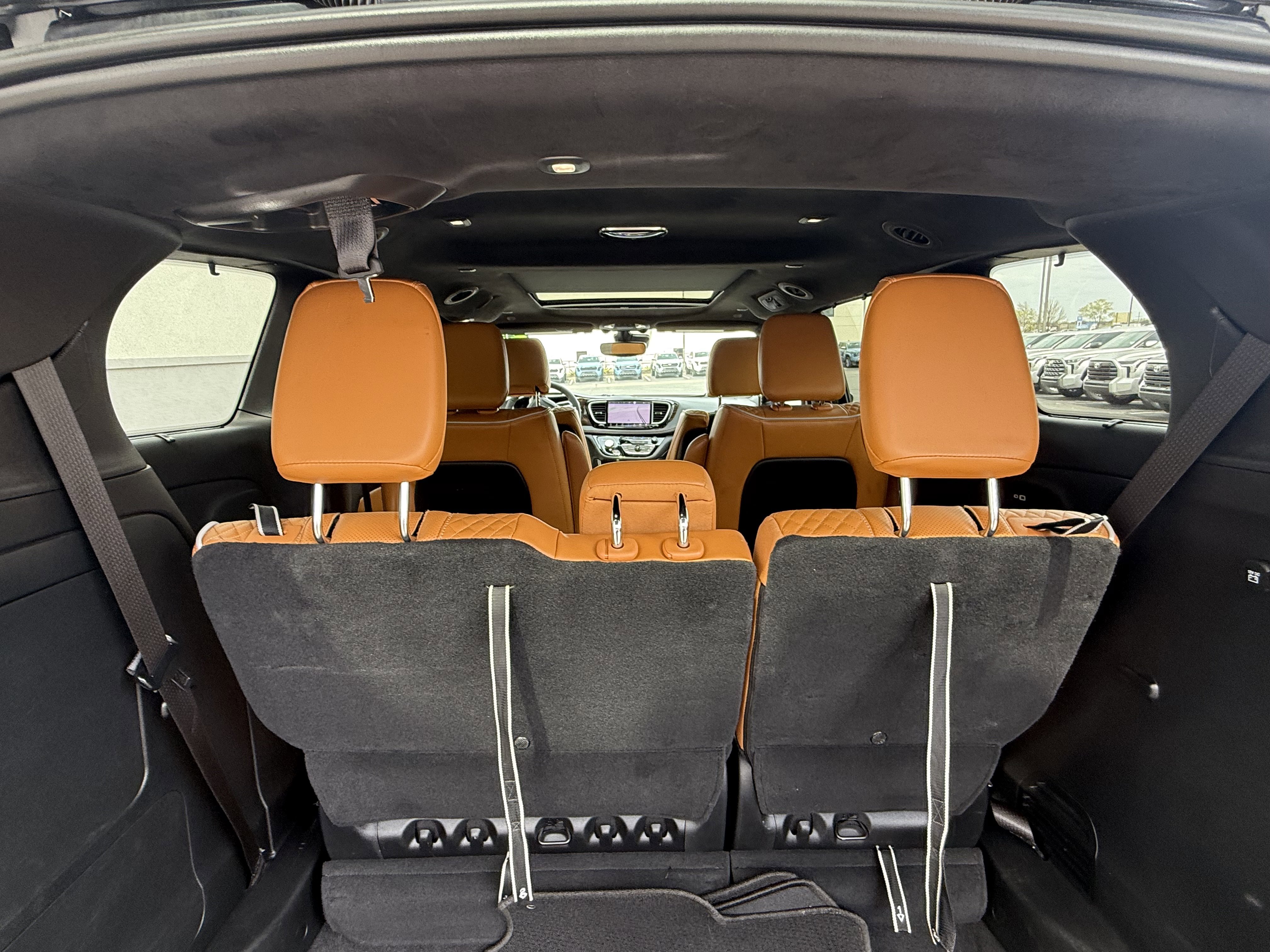 Used 2023 Chrysler Pacifica Pinnacle image 32