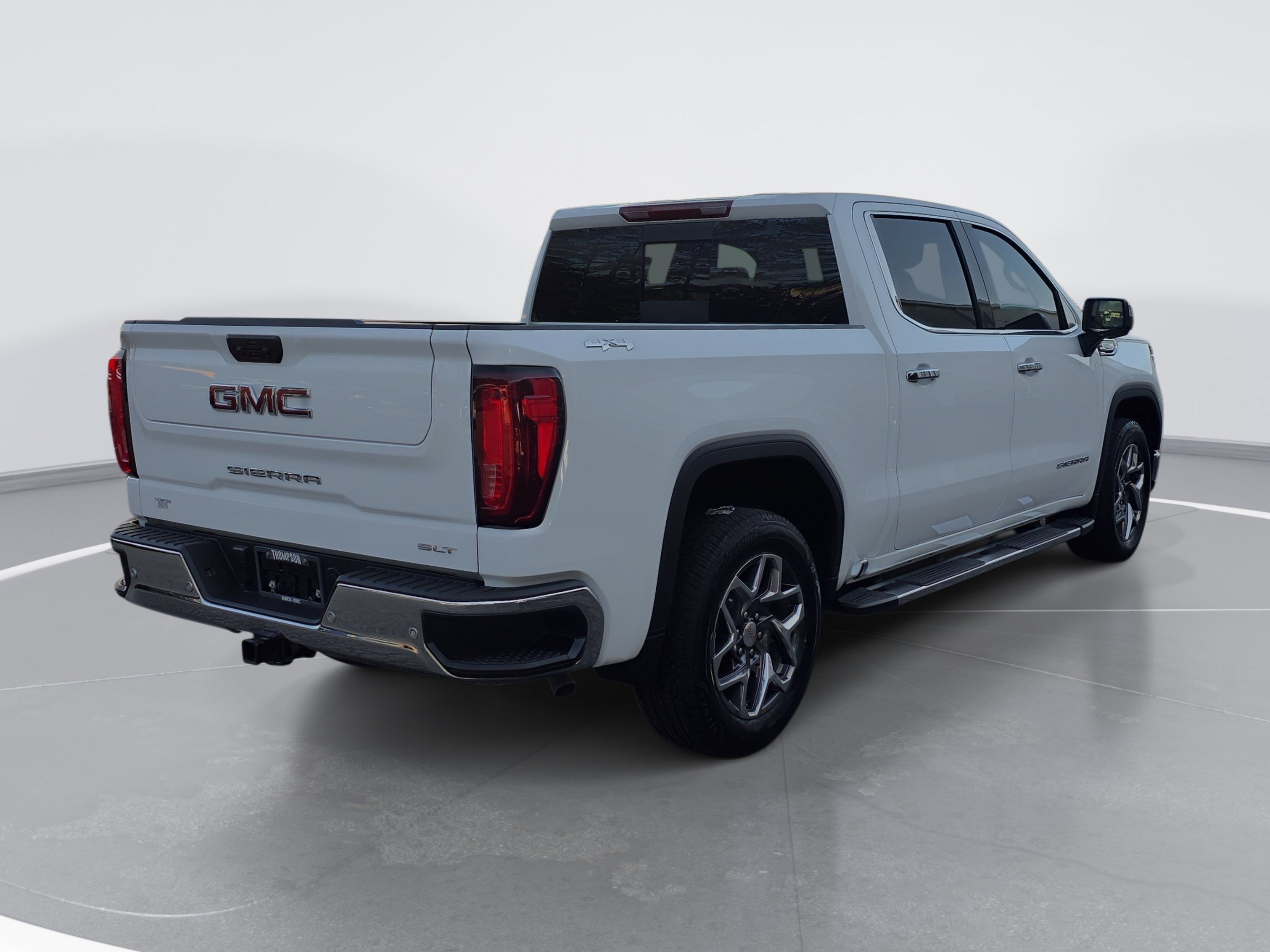 Used 2024 GMC Sierra 1500 SLT w/ SLT Premium Plus Package AWD/4WD image 3