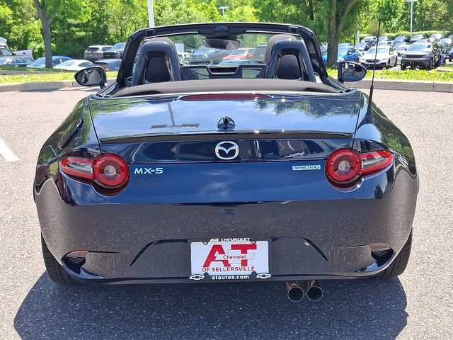 Used 2025 MAZDA MX-5 Miata Club w/ Weather Package RWD image 5