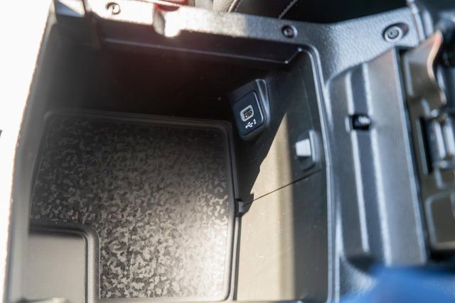 Used 2018 Jeep Wrangler Unlimited Sahara w/ LED Lighting Group image 32