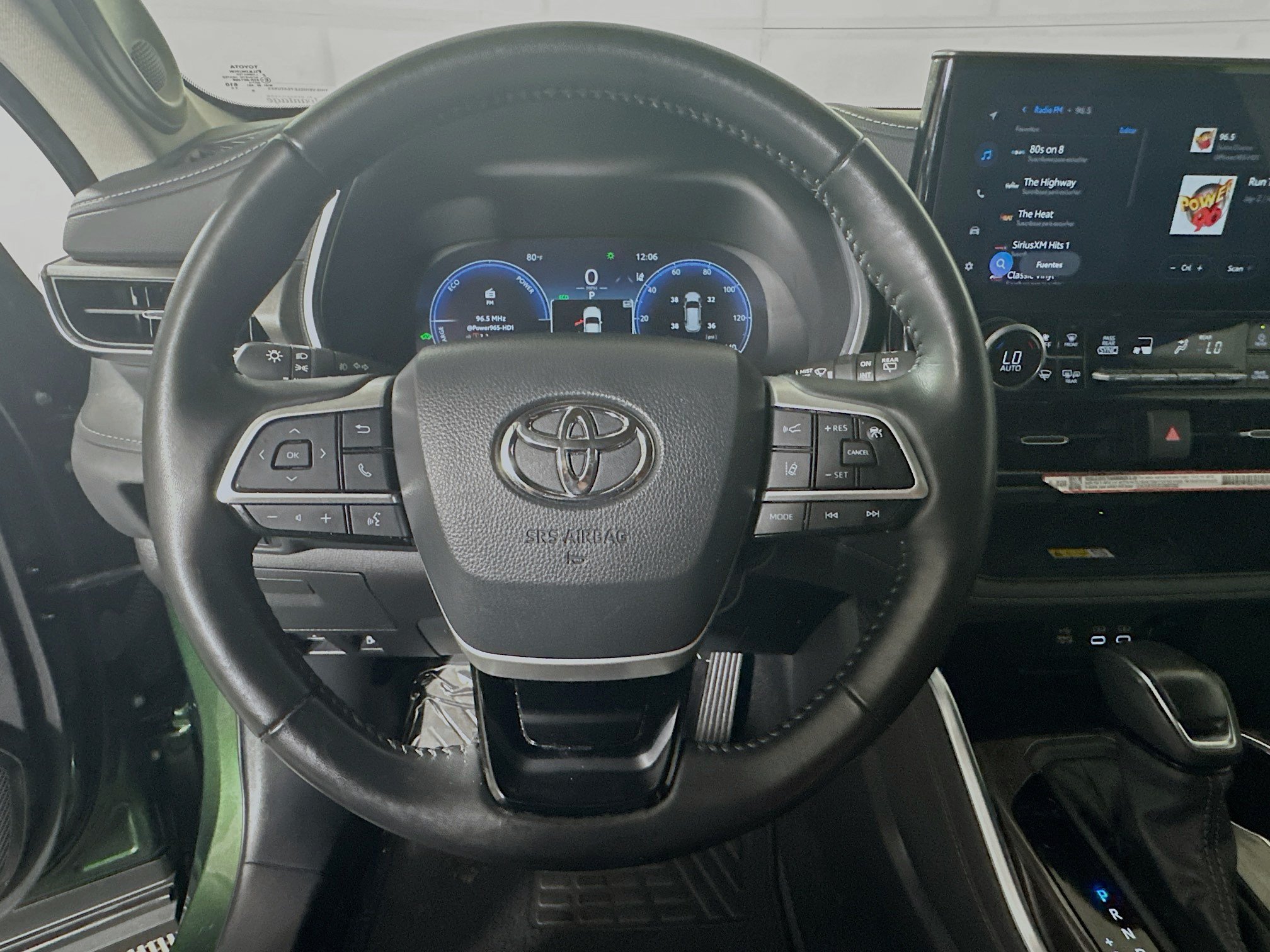 Used 2024 Toyota Highlander Limited FWD image 15