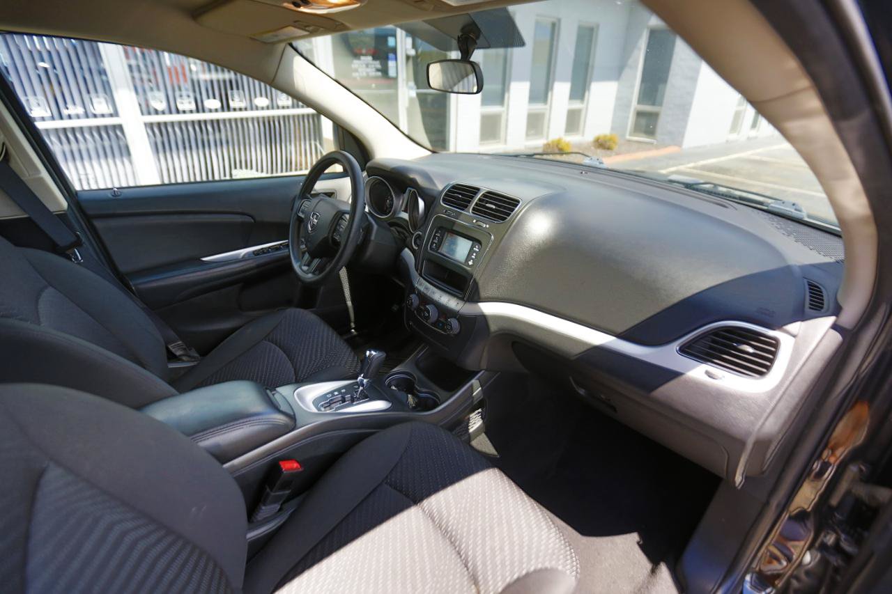 Used 2017 Dodge Journey SE w/ Flexible Seating Group FWD image 13