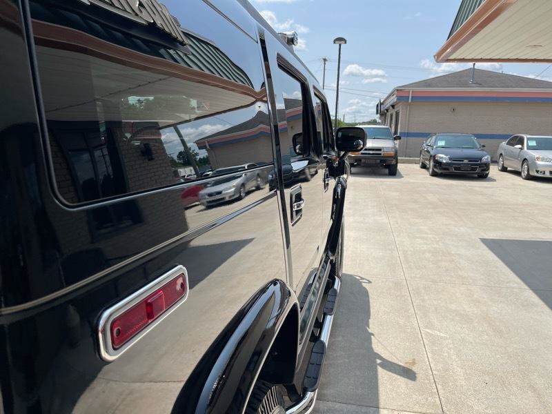 Used 2005 HUMMER H2 w/ Preferred Equipment Group AWD/4WD image 10