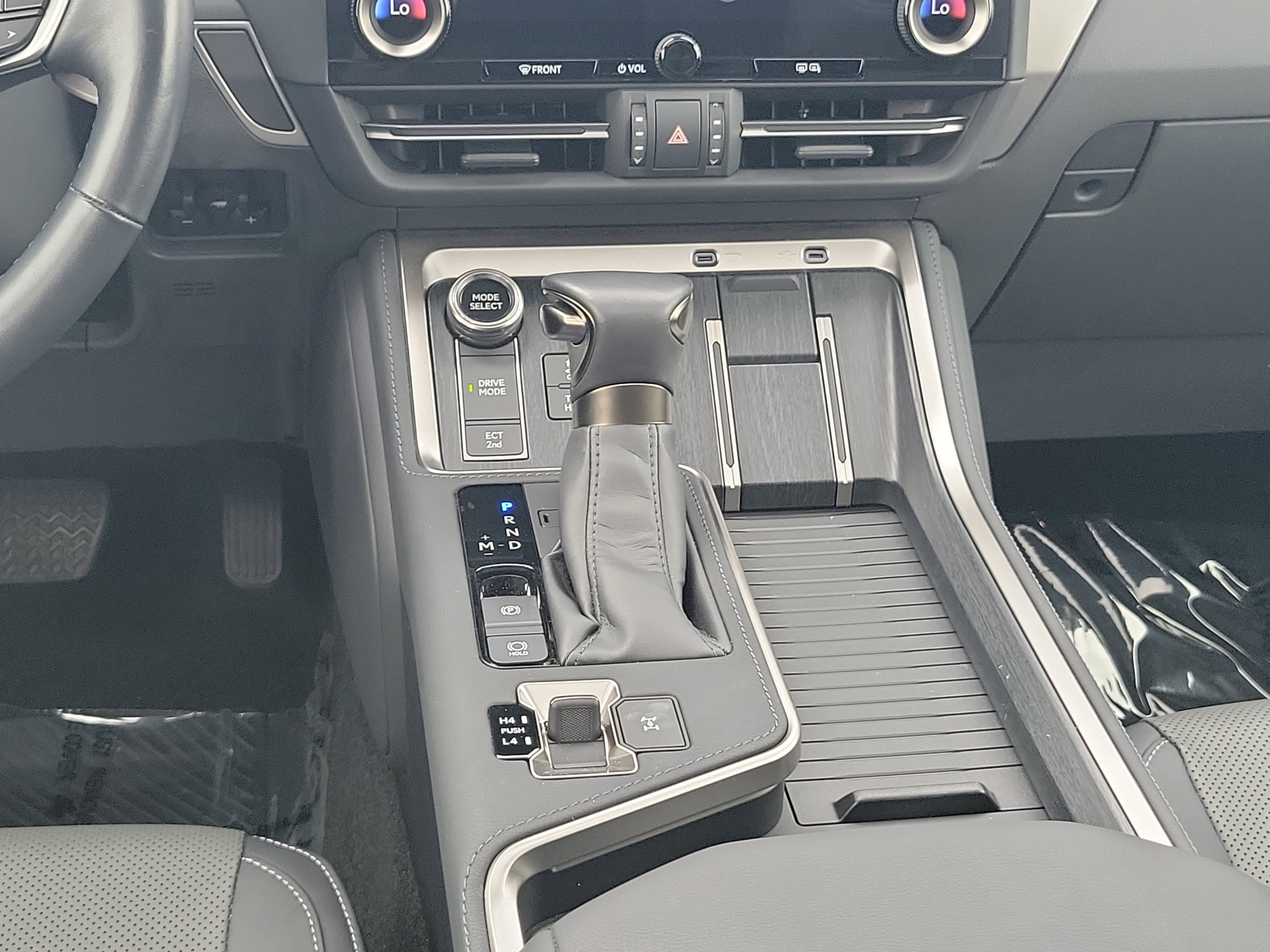 Used 2024 Lexus GX 550 w/ Cold Area Package AWD/4WD image 18