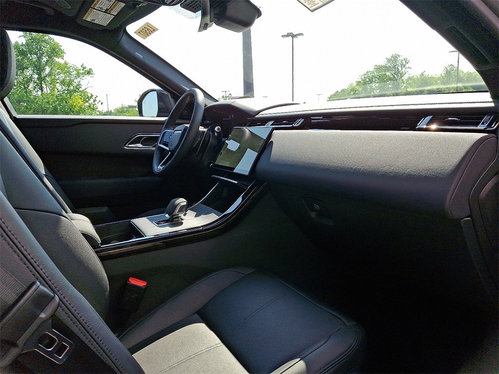 New 2026 Land Rover Range Rover Velar Dynamic SE image 6