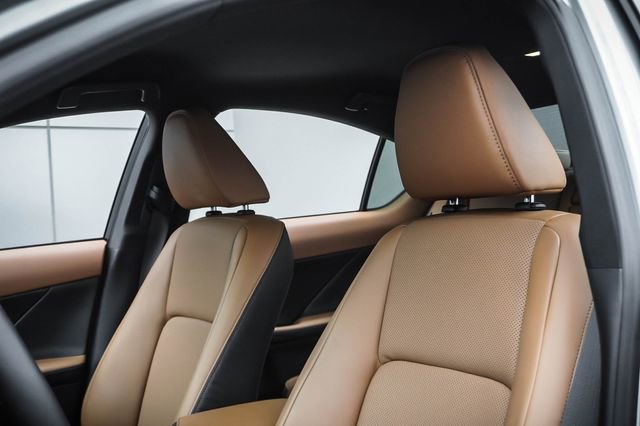 Certified 2025 Lexus IS 300 F Sport image 10