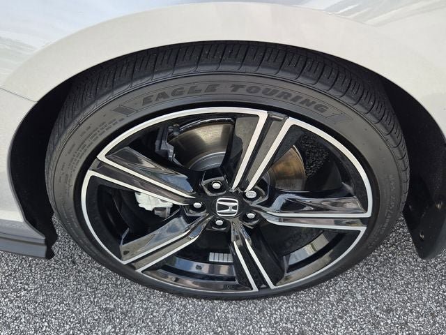 Used 2025 Honda Accord Sport image 9