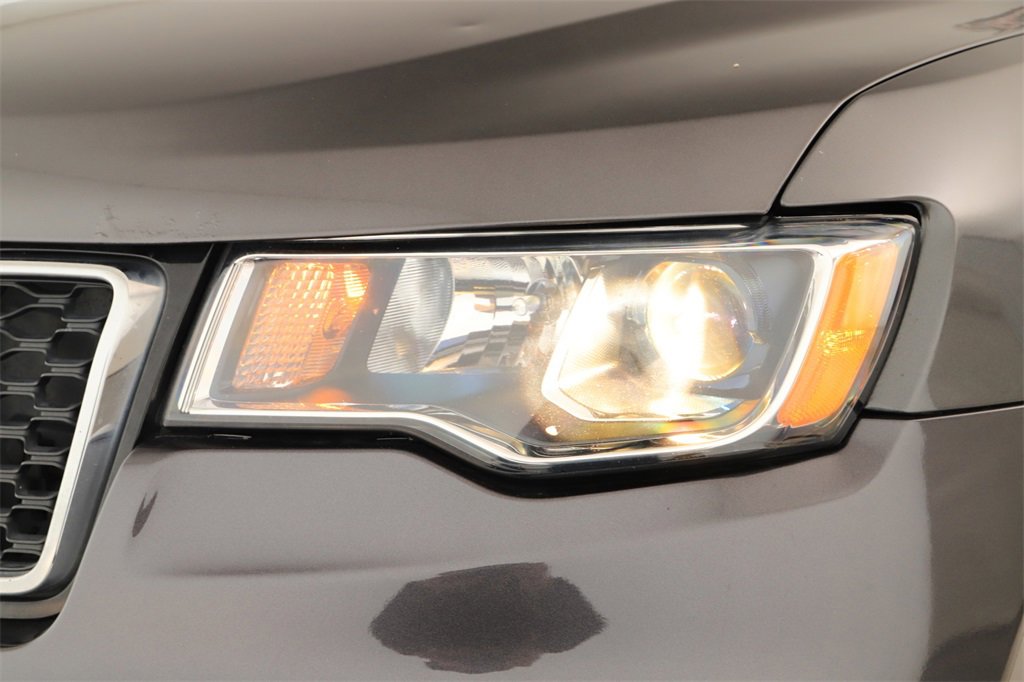 Used 2017 Jeep Grand Cherokee Laredo w/ Quick Order Package 23E image 32