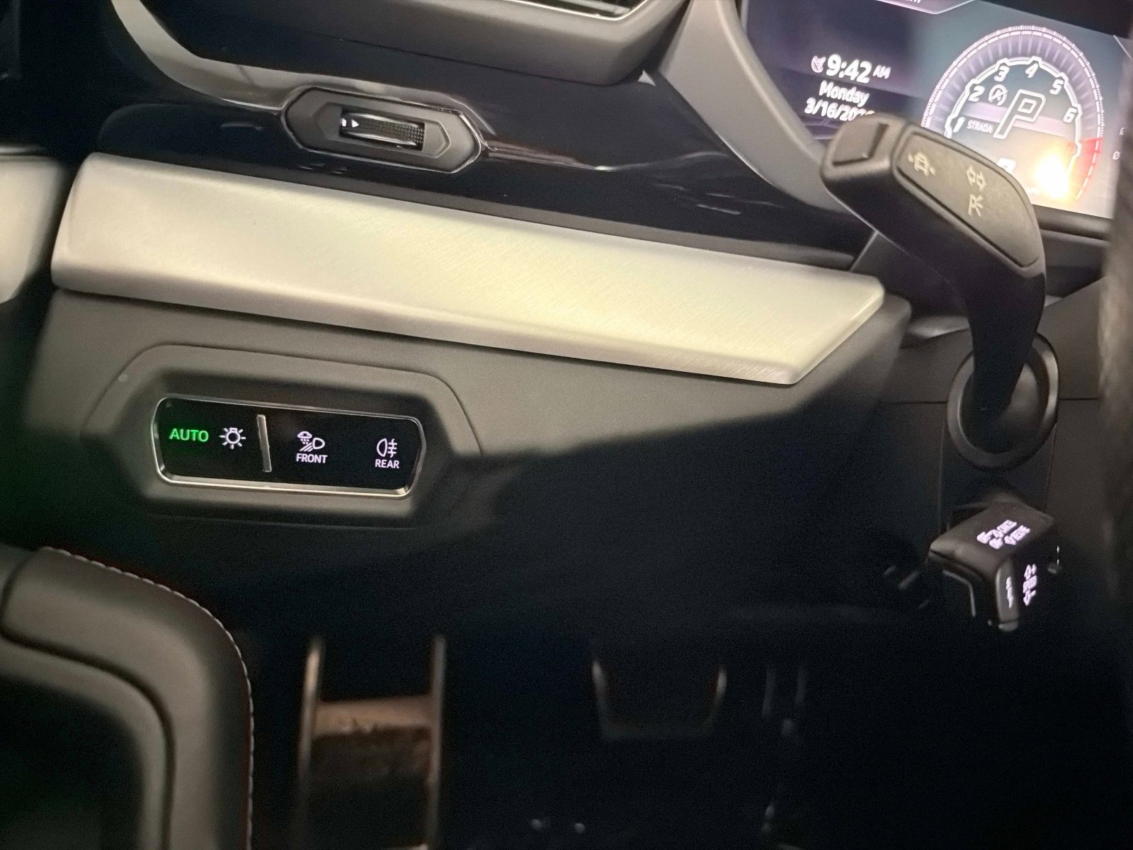 Used 2019 Lamborghini Urus AWD/4WD image 48