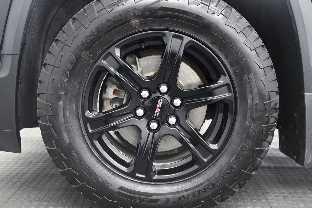 Used 2023 GMC Acadia AT4 image 8