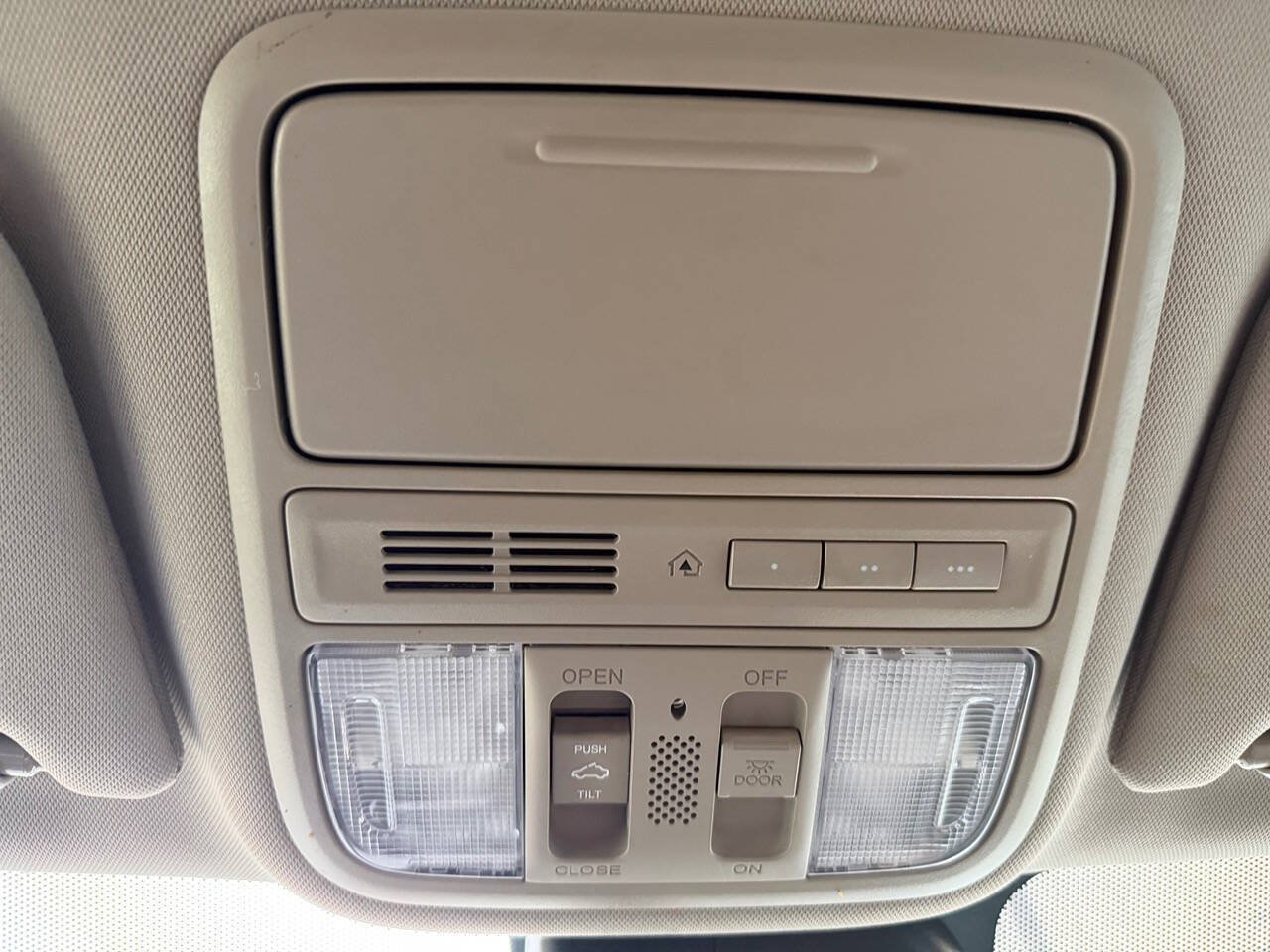 Used 2017 Honda Odyssey EX-L image 31