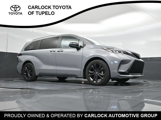 Used 2024 Toyota Sienna XSE FWD image 51