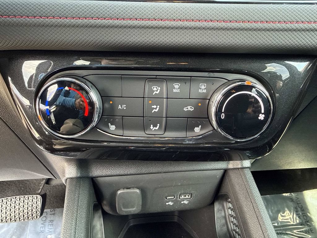Used 2024 Chevrolet TrailBlazer RS FWD image 28