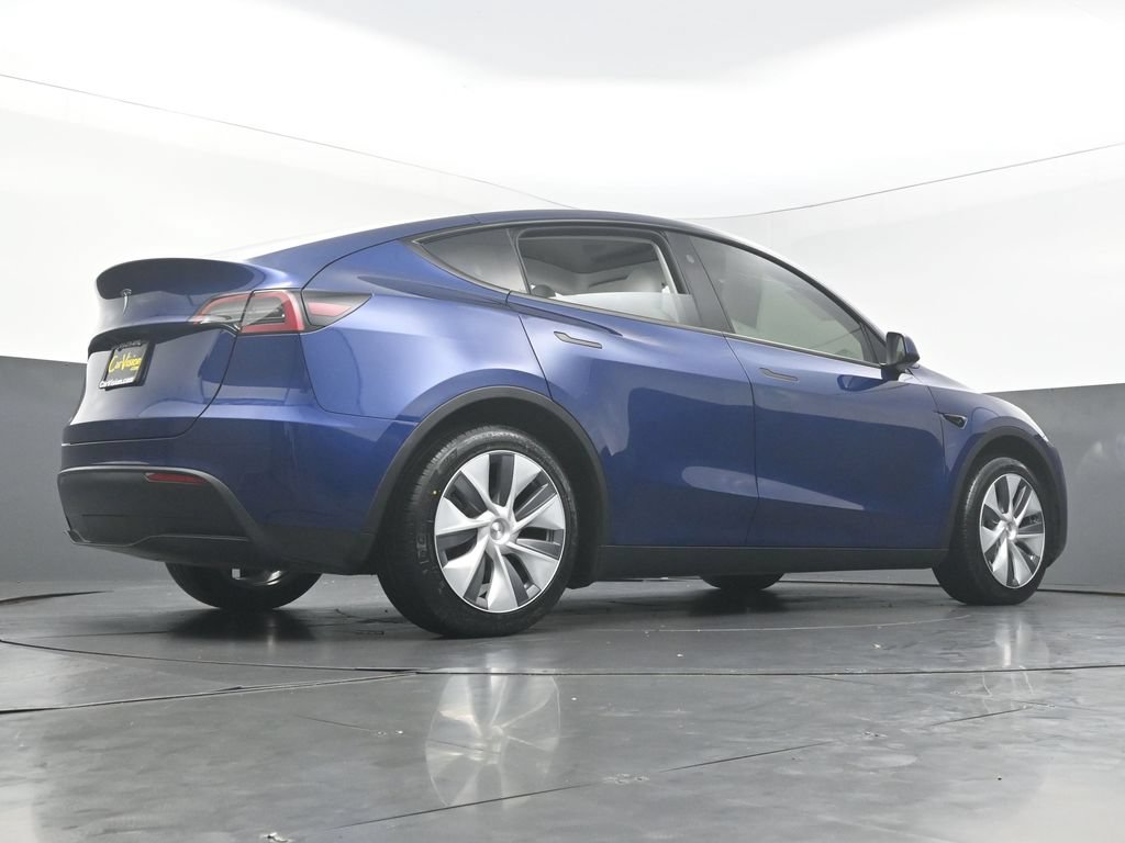 Used 2024 Tesla Model Y 2WD image 45