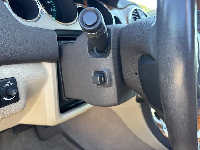 Used 2012 Buick Enclave Premium FWD image 25
