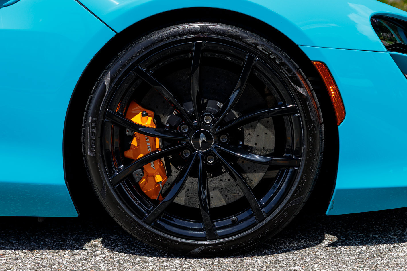 Used 2023 McLaren Artura RWD image 28
