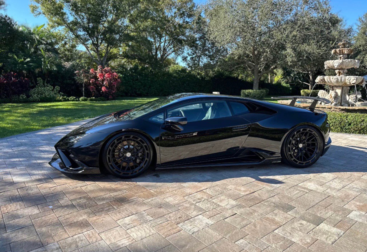 Used 2021 Lamborghini Huracan EVO video 2