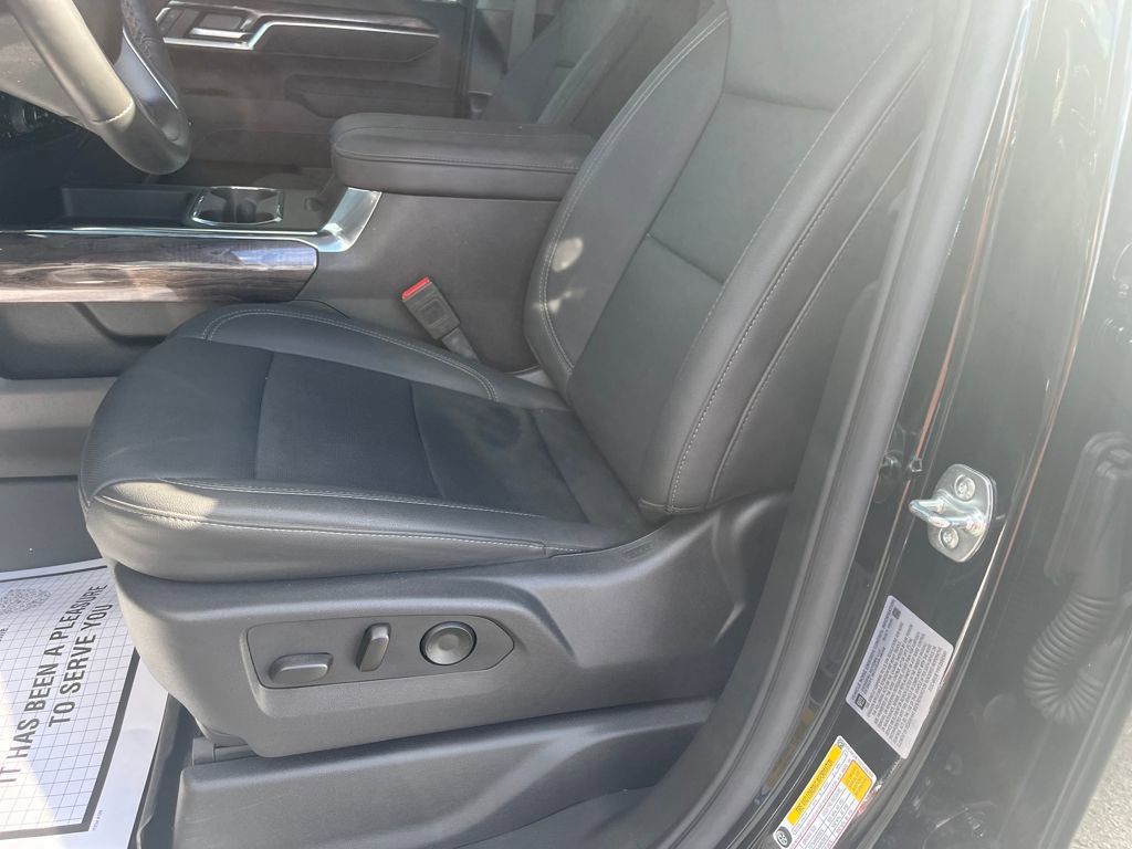 Used 2025 Chevrolet Silverado 3500 LTZ w/ LTZ Plus Package image 21