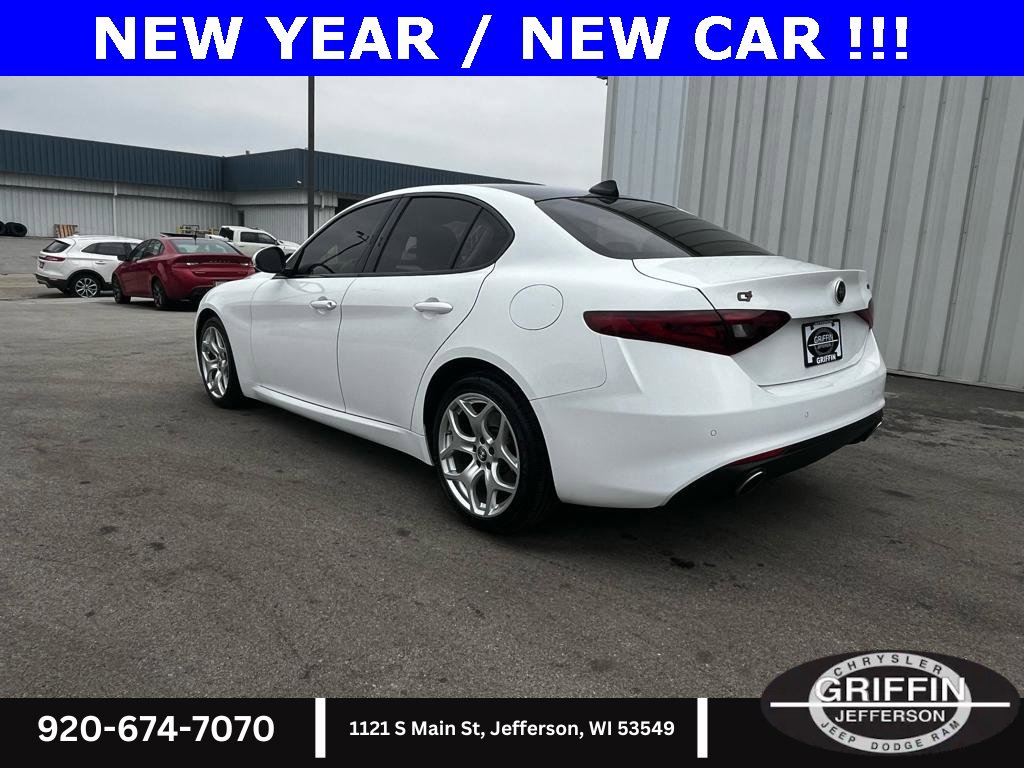 Used 2021 Alfa Romeo Giulia Ti image 3