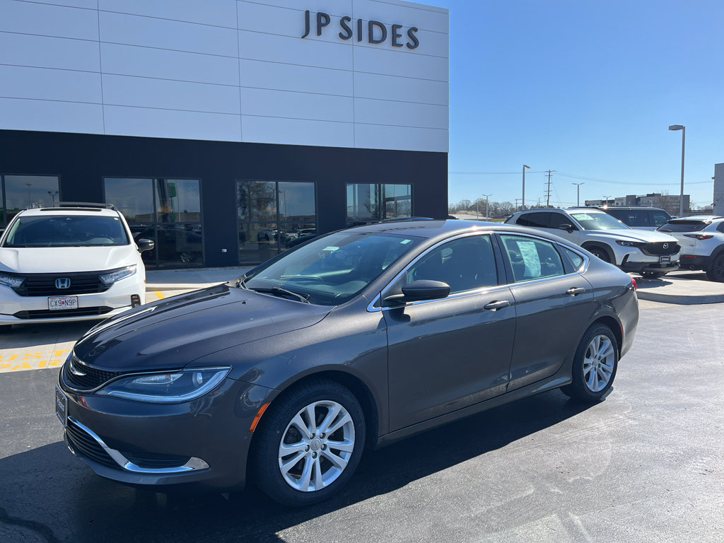 Used 2016 Chrysler 200 Limited w/ Convenience Group image 1