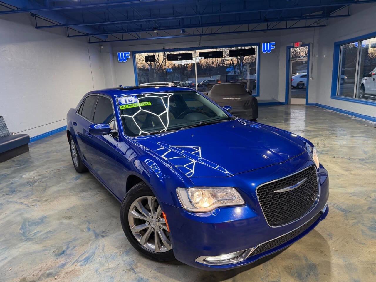 Used 2018 Chrysler 300 Touring L AWD/4WD image 3