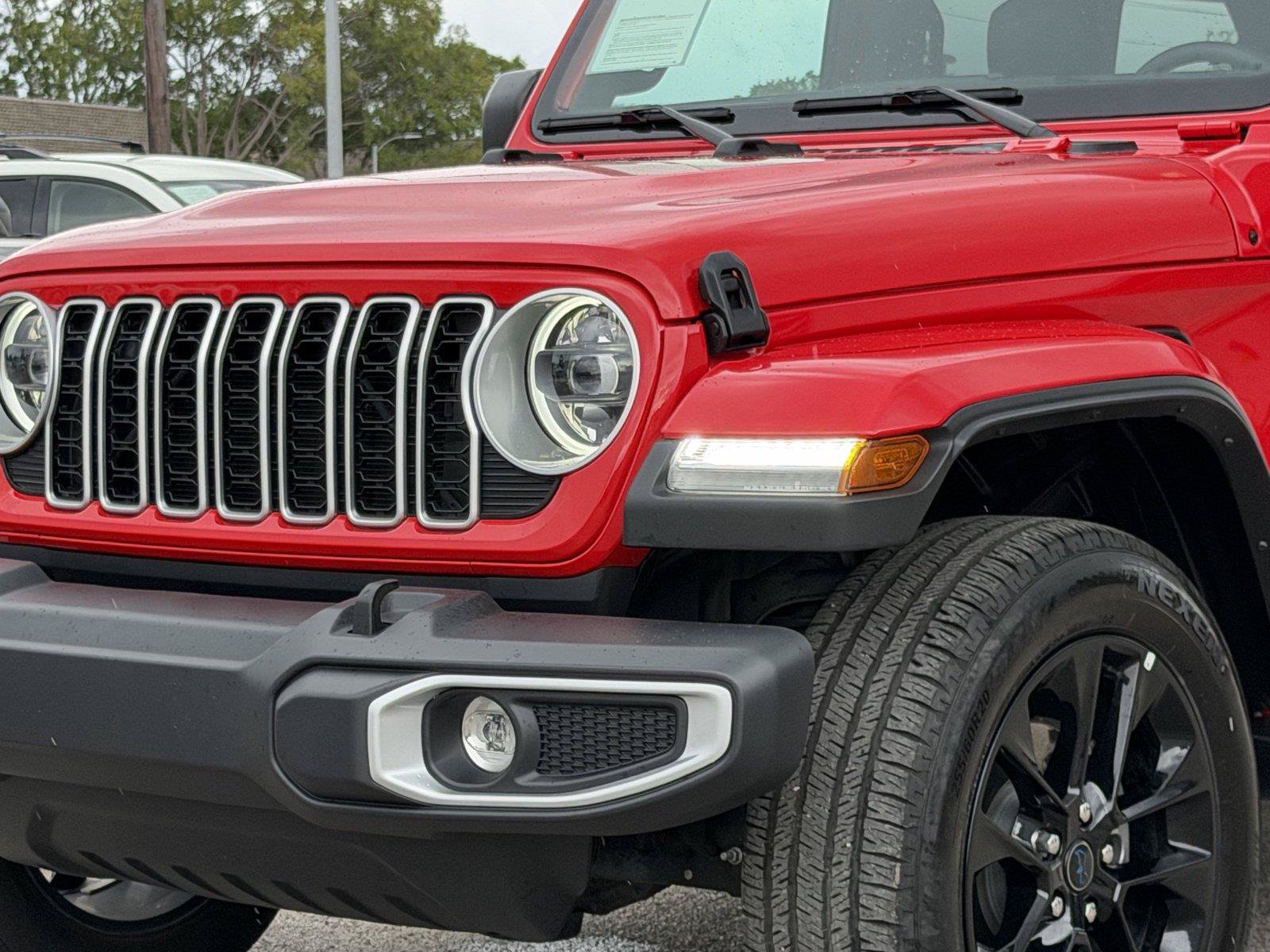 Used 2025 Jeep Wrangler Unlimited Sahara AWD/4WD image 9