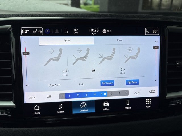 Used 2024 Chrysler Pacifica Touring-L image 11