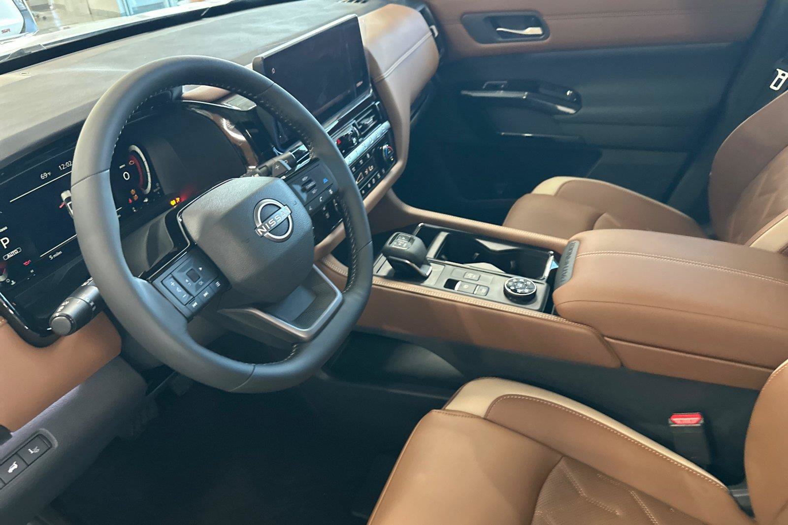 New 2026 Nissan Pathfinder Platinum AWD/4WD image 9