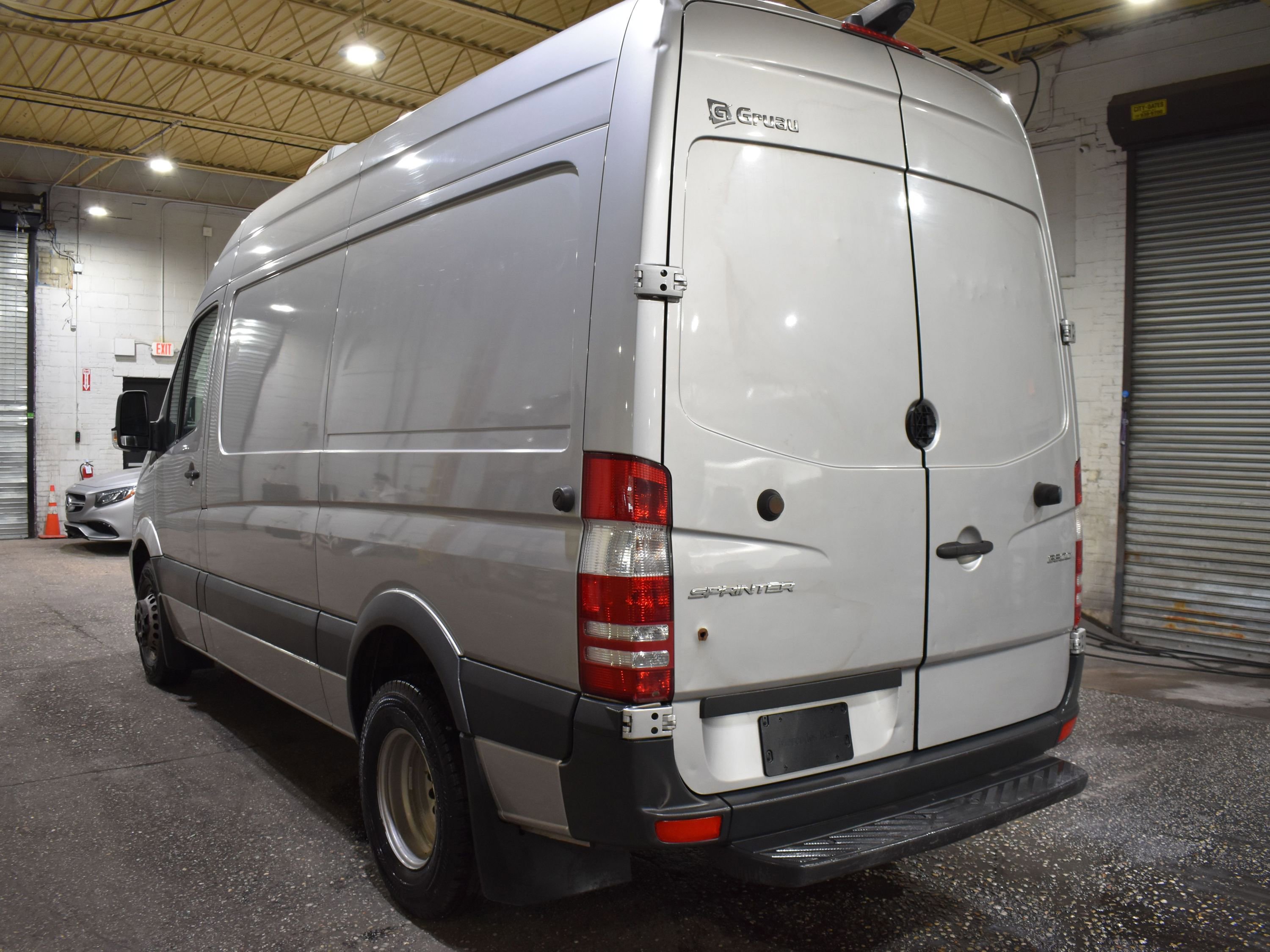 Used 2017 Mercedes-Benz Sprinter 3500 image 3