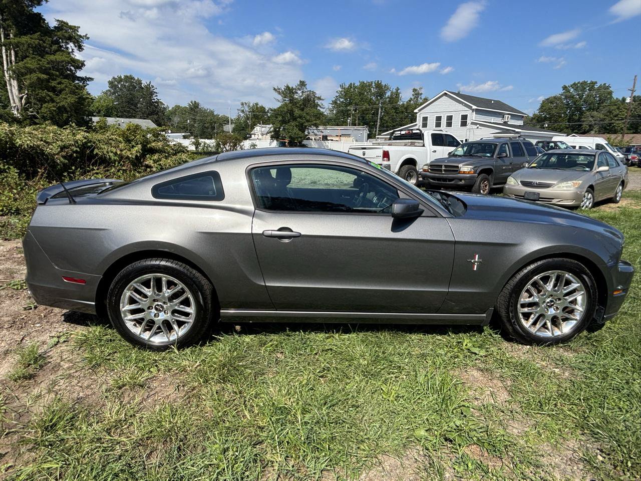 Used 2013 Ford Mustang Premium RWD image 4
