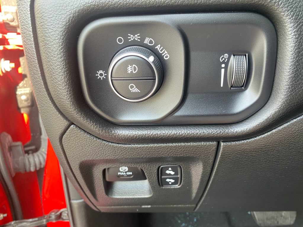 Used 2024 RAM 1500 Big Horn AWD/4WD image 23