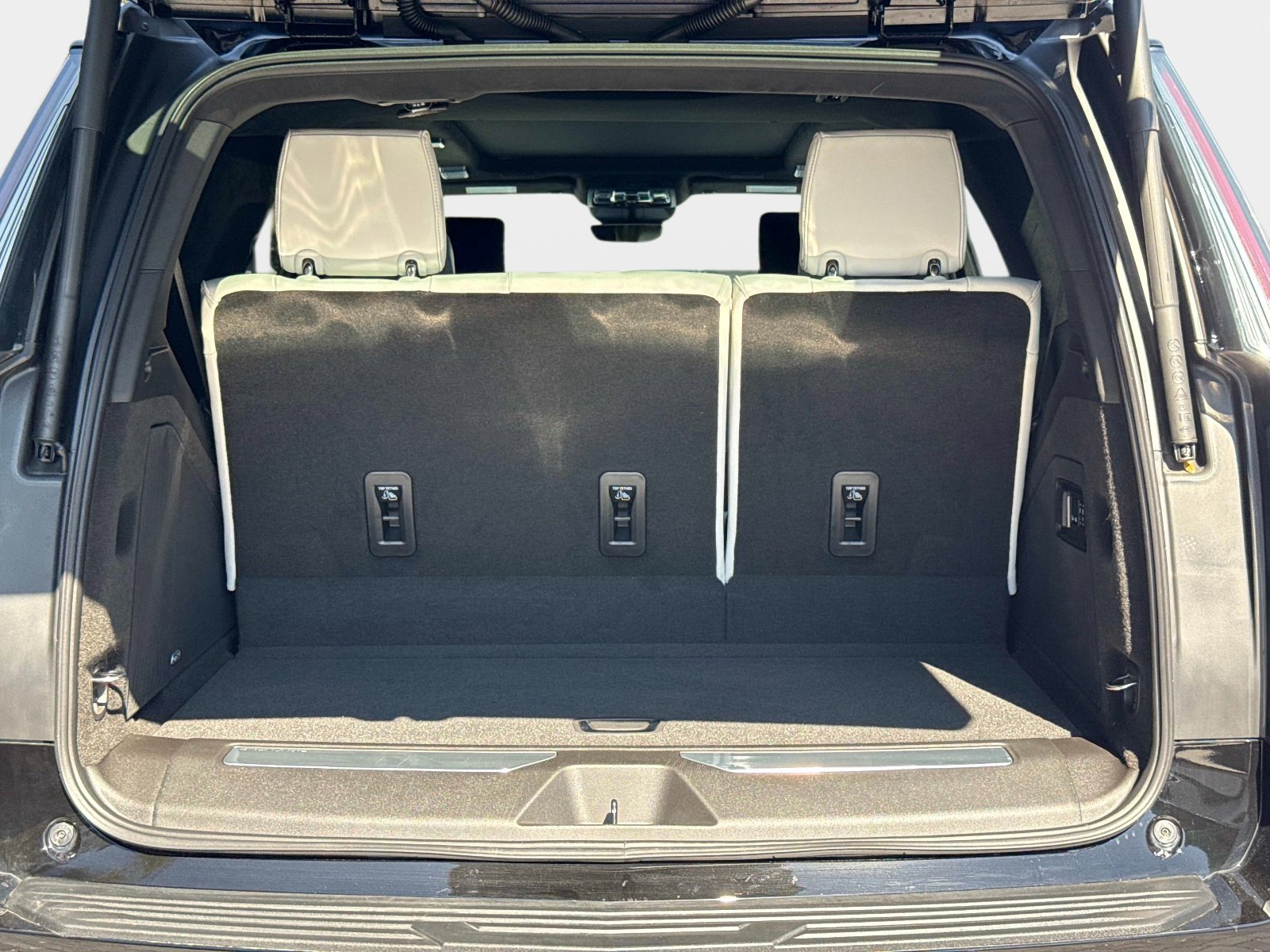 Used 2026 Cadillac Escalade Platinum Sport image 33
