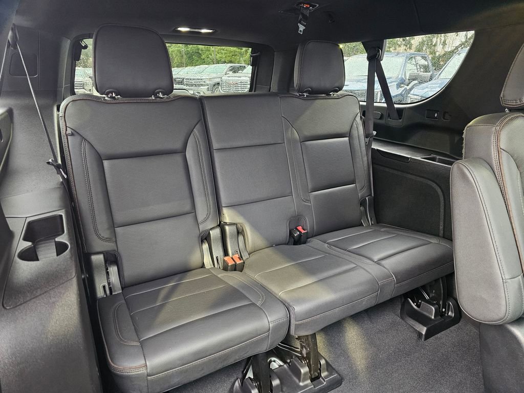 Used 2022 Chevrolet Suburban High Country image 13