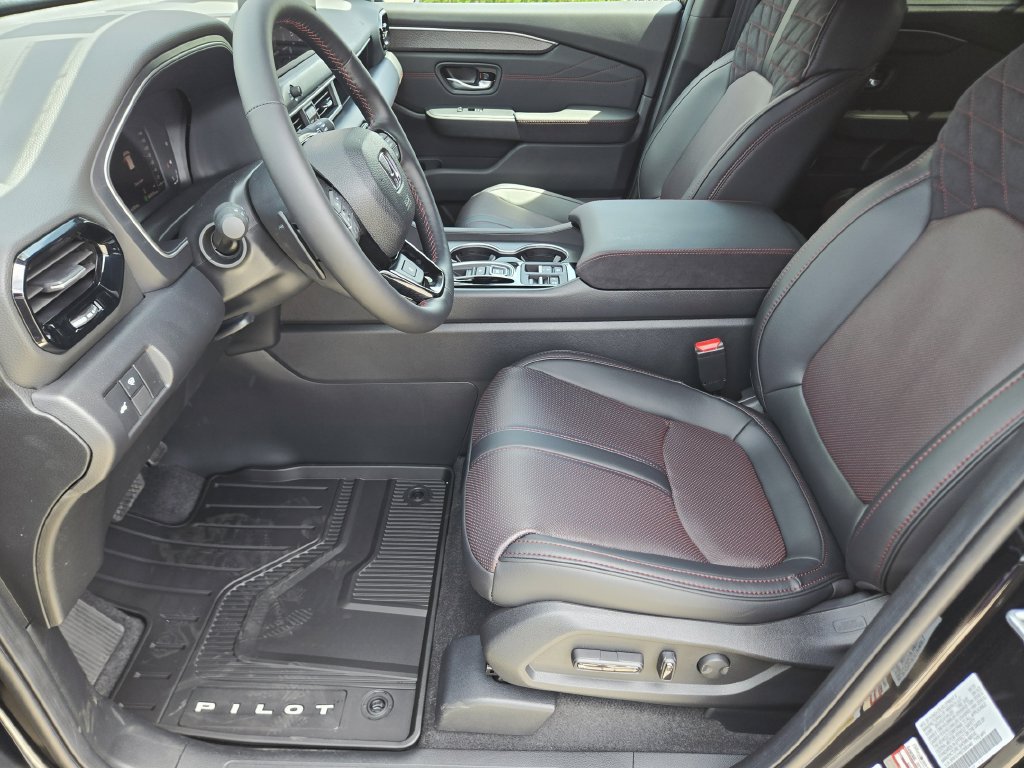 New 2026 Honda Pilot Black Edition image 7