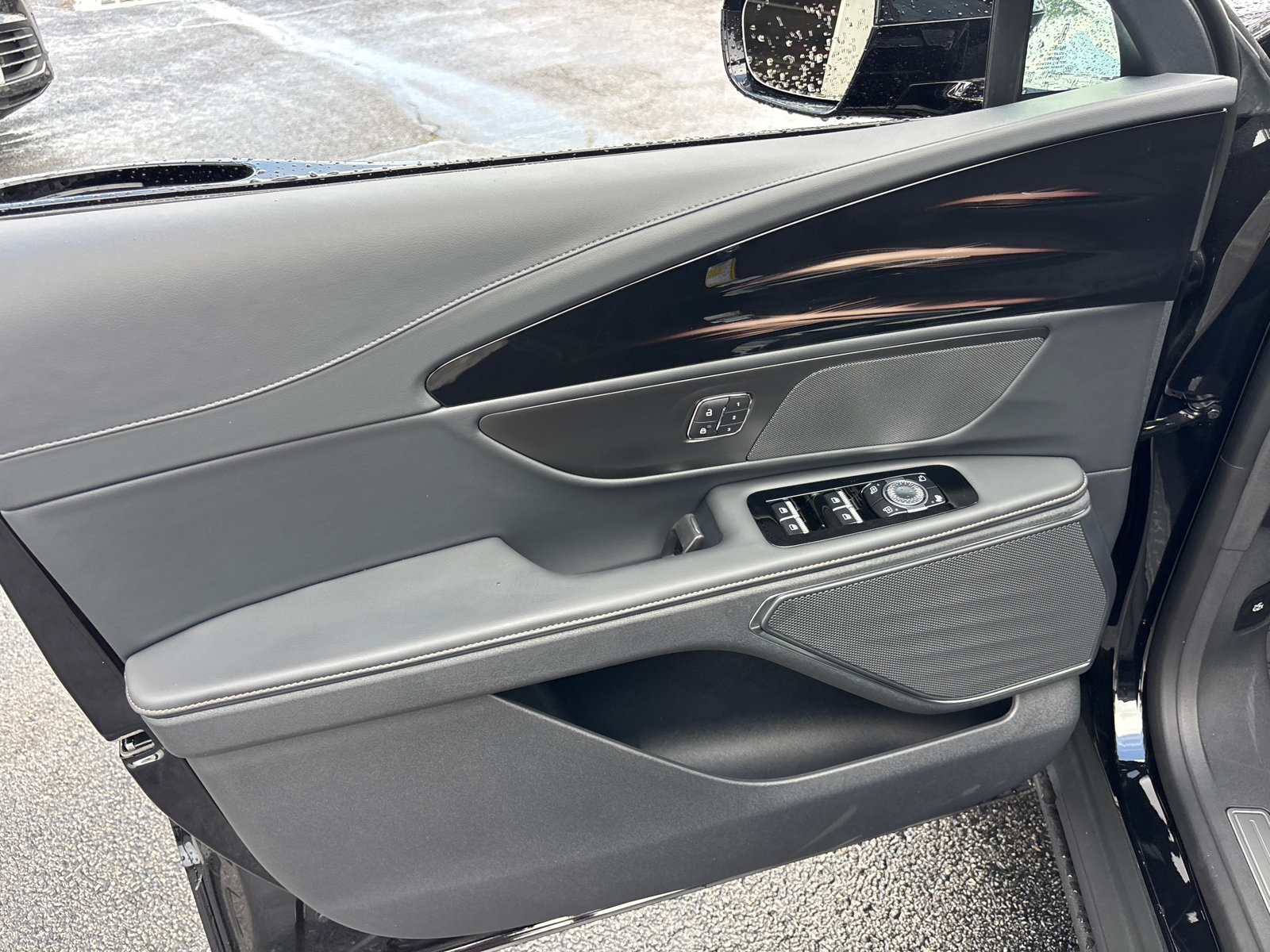 New 2026 Lincoln Nautilus Premier w/ Jet Appearance Package AWD/4WD image 11