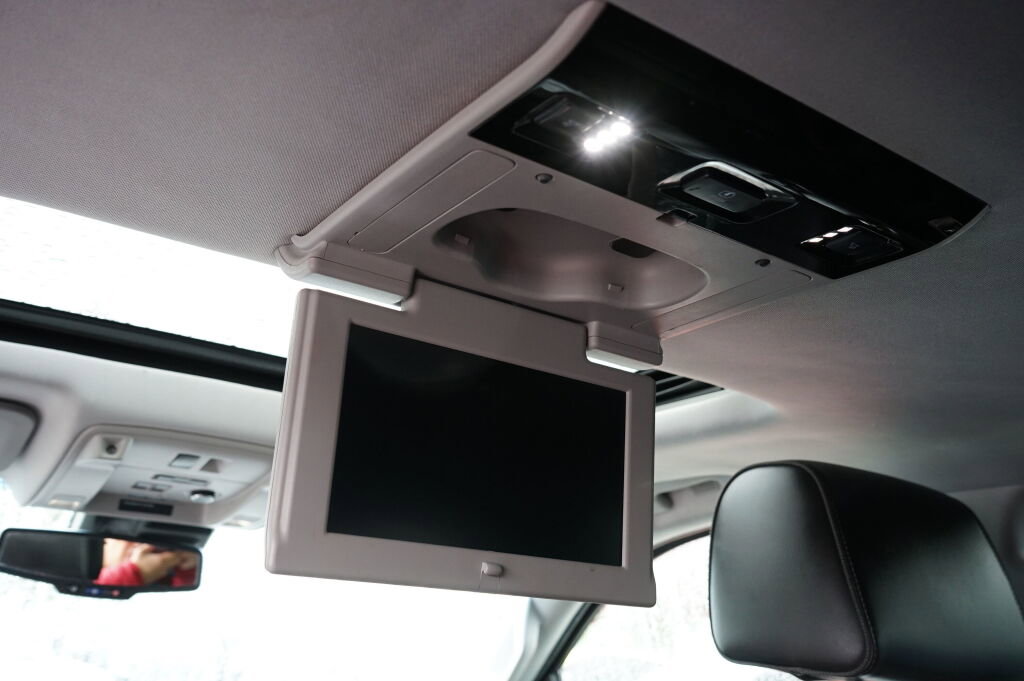 Used 2016 GMC Yukon XL Denali w/ Open Road Package image 20