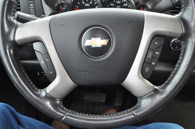 Used 2009 Chevrolet Silverado 2500 LT w/ Exterior Plus Package AWD/4WD image 29