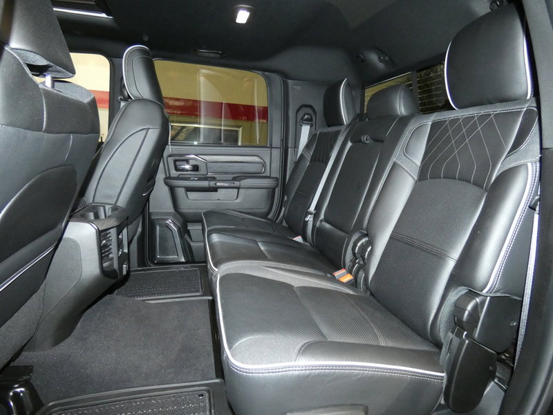 Used 2025 RAM 3500 Limited image 32