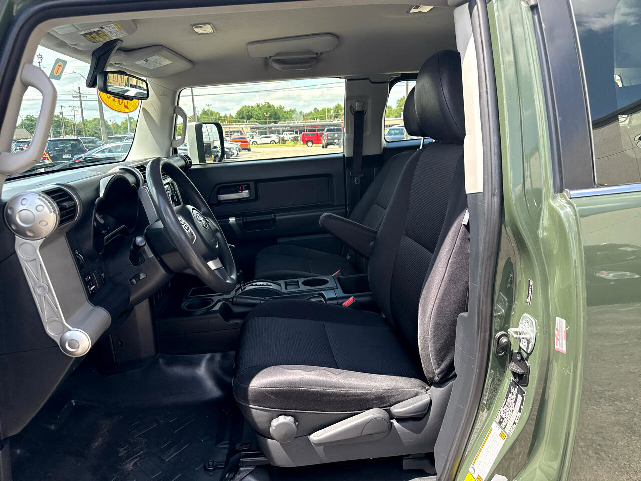 Used 2013 Toyota FJ Cruiser 2WD image 9