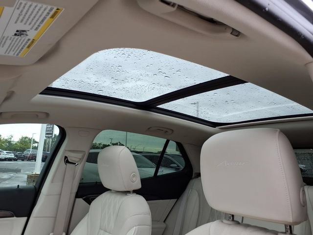 Used 2022 Buick Envision Avenir w/ Technology Package II AWD/4WD image 15