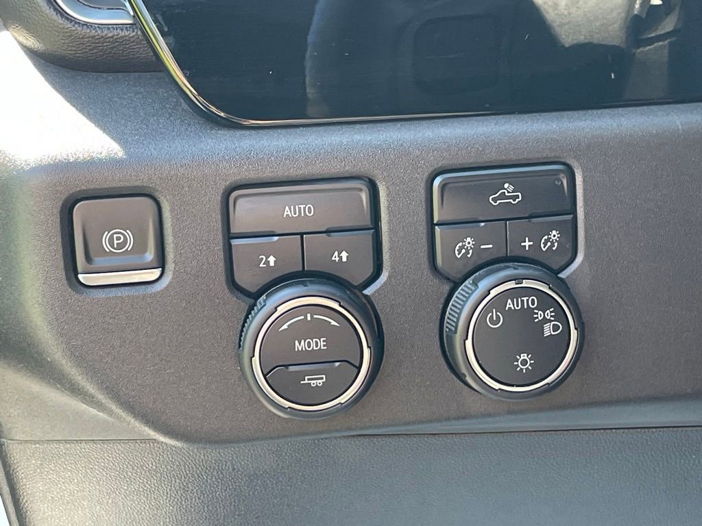 Certified 2024 Chevrolet Silverado 1500 LT AWD/4WD image 26