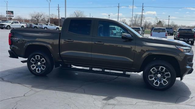 Used 2024 Chevrolet Colorado LT w/ LT Convenience Package III AWD/4WD image 9