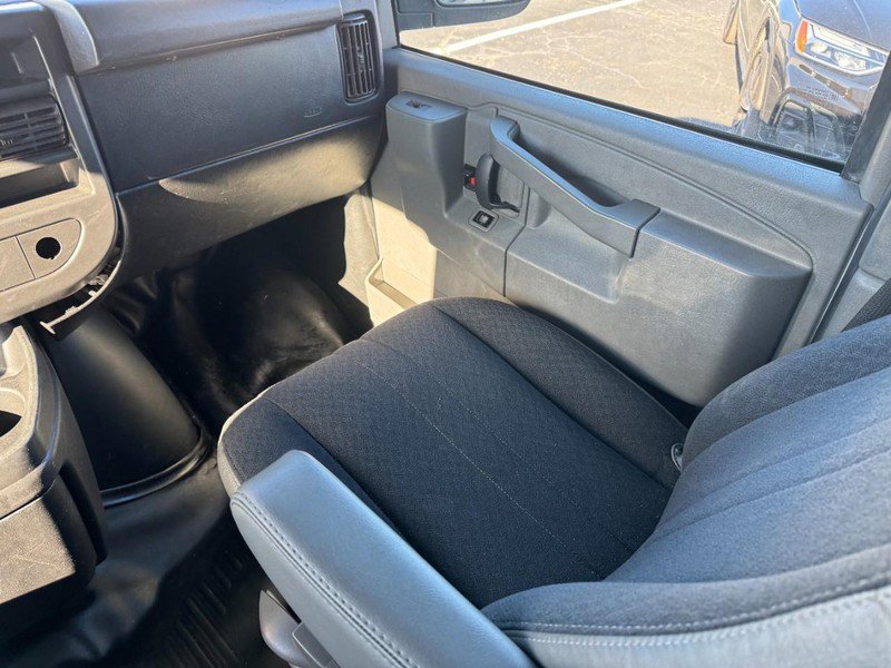 Used 2018 GMC Savana 2500 w/ Driver Convenience Package image 17