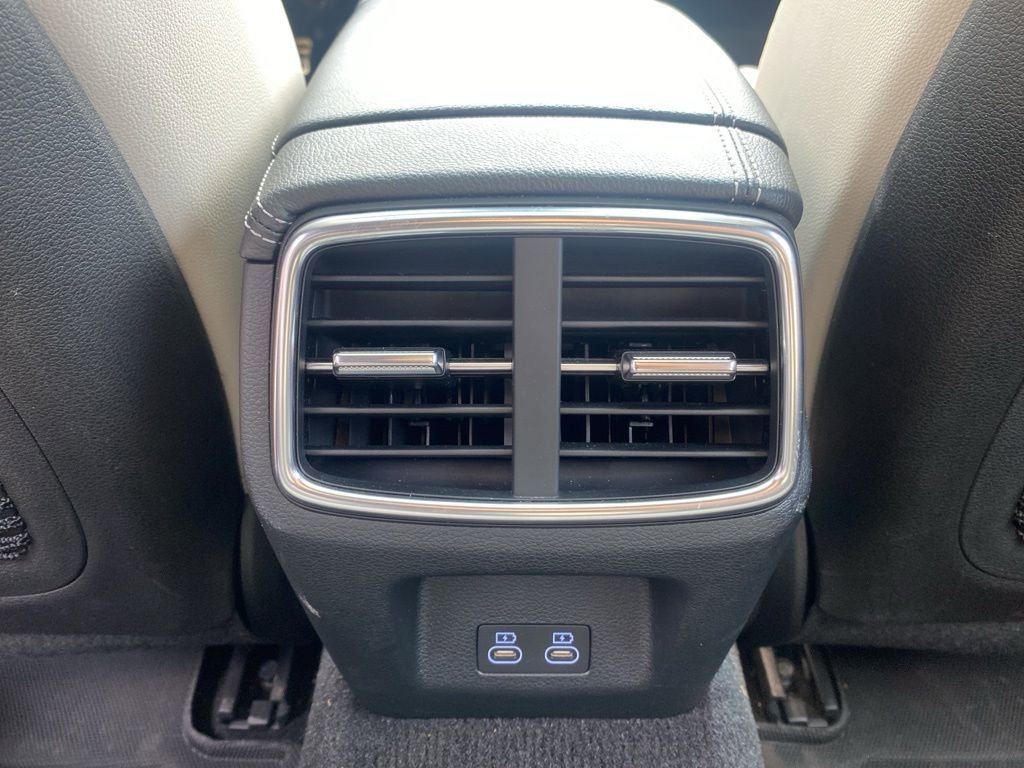 Used 2025 Genesis G70 3.3T Advanced image 11